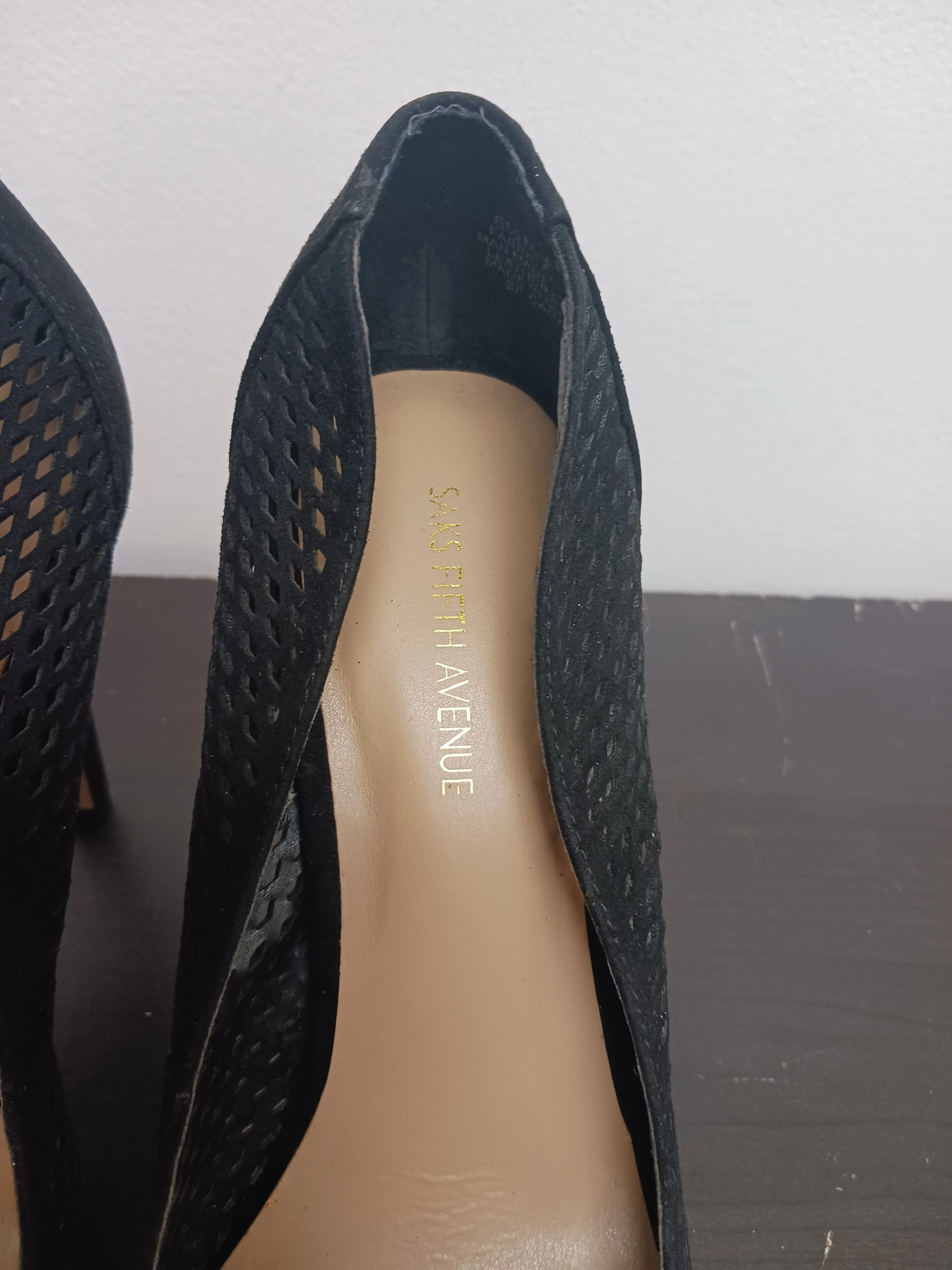 Saks Fifth Avenue Black Microsuede CADY Pumps  Shoes, Size 6.5M